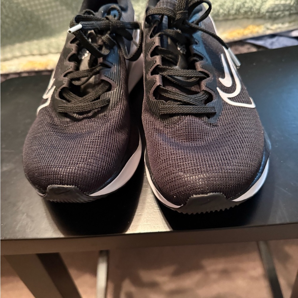 Nike women’s Black Running Shoes